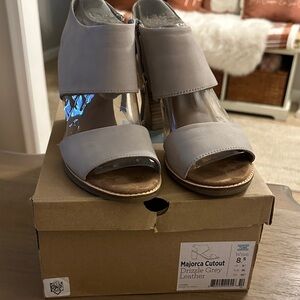 TOMS Majora Cutout Grey Leather Heels 8.5